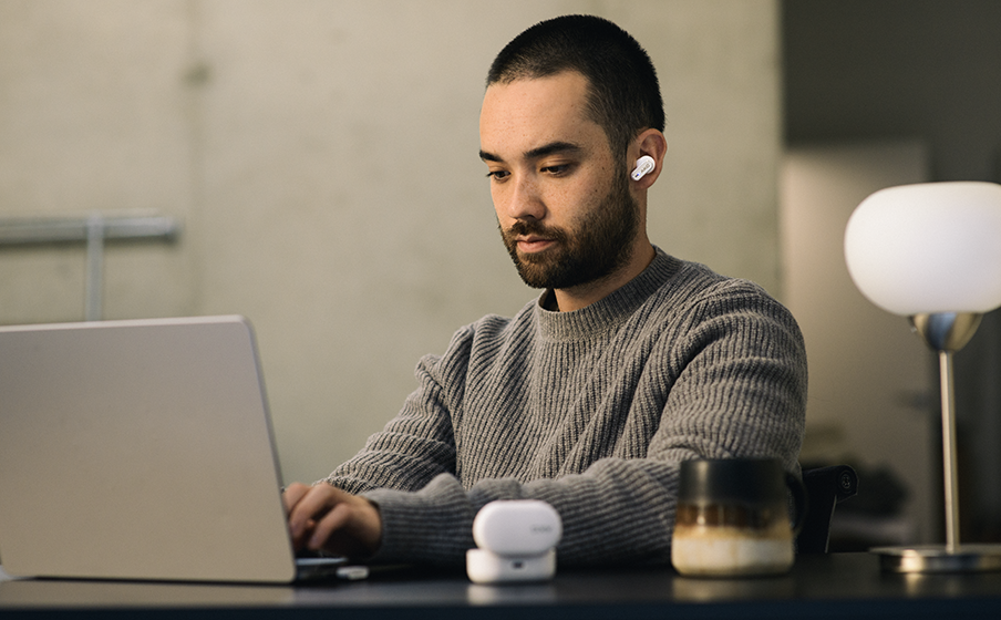 AKG N5 Hybrid Conectividade perfeita com dongle USB-C de 2,4 GHz e BT - Image