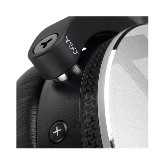 Y50BT - Silver - Premium portable Bluetooth speaker with quad microphone conferencing system - Detailshot 2 image number null